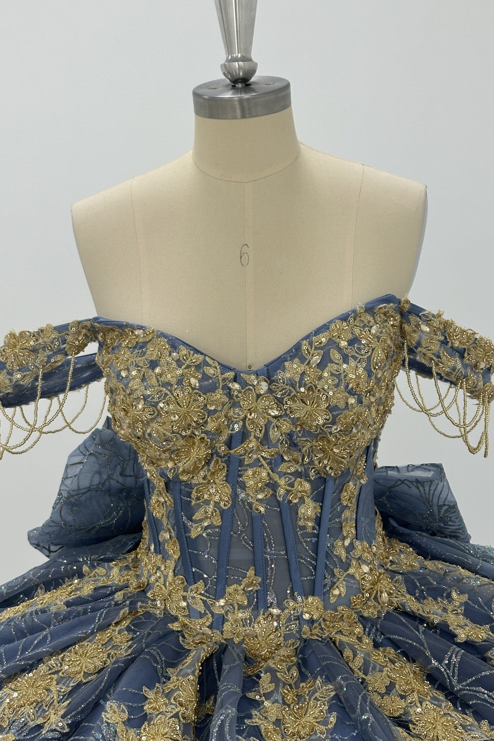 Off Shoulder Sleeveless Beaded Sequins Appliques Detachable Train Ruffles Bow Knot Haze Blue Quinceañera Dress Y1008