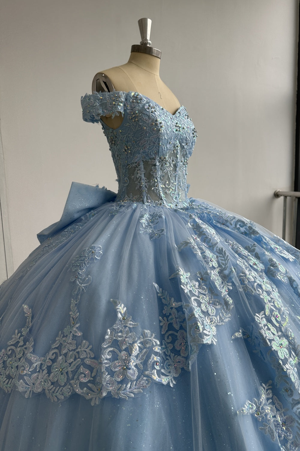 Off Shoulder Sleeveless Beaded Sequins Appliques Bow Knot Ruffles Blue Quinceañera Dress Y1009