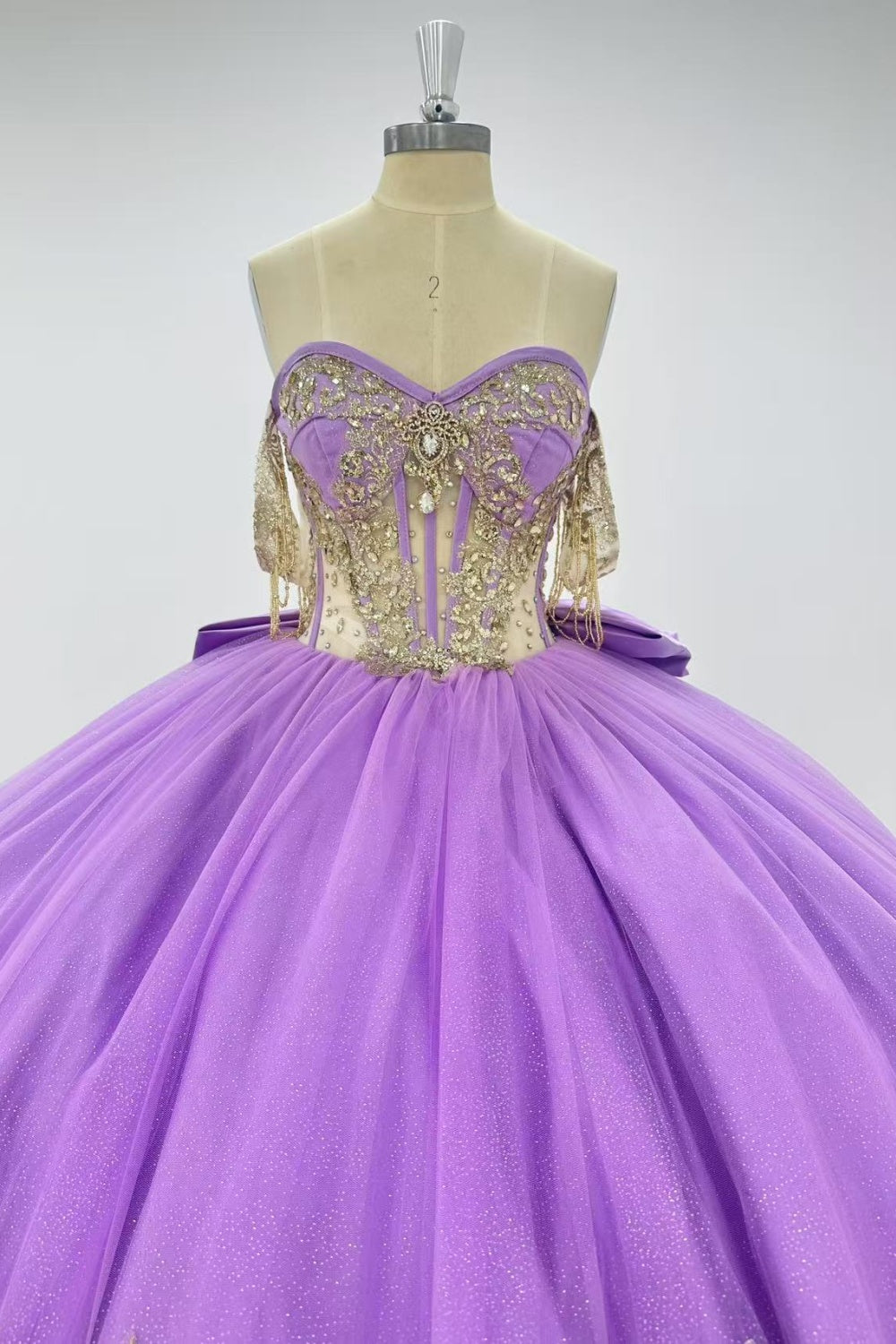 Off Shoulder Sleeveless Sequins Beaded Gold Appliques Bow Knot Purple Quinceañera Dress Y1010