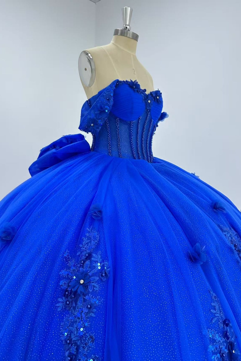 Off Shoulder Sleeveless Beaded 3D Flower Appliques Ruffles Bow Knot Quinceañera Dress Y1011