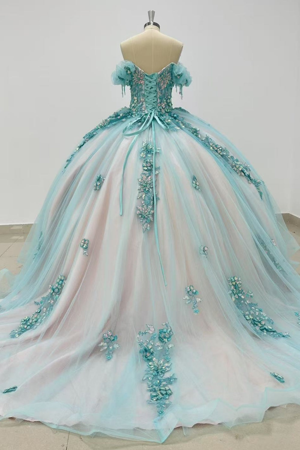 Off Shoulder Sleeveless Beaded Sequins Appliques Blue Quinceañera Dress Y1012