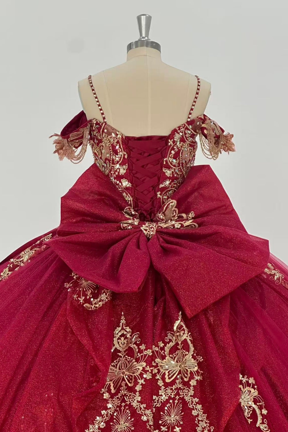 Off Shoulder Spaghetti Straps Sleeveless Beaded Gold Appliques Bow Knot Burgundy Quinceañera Dress Y1015