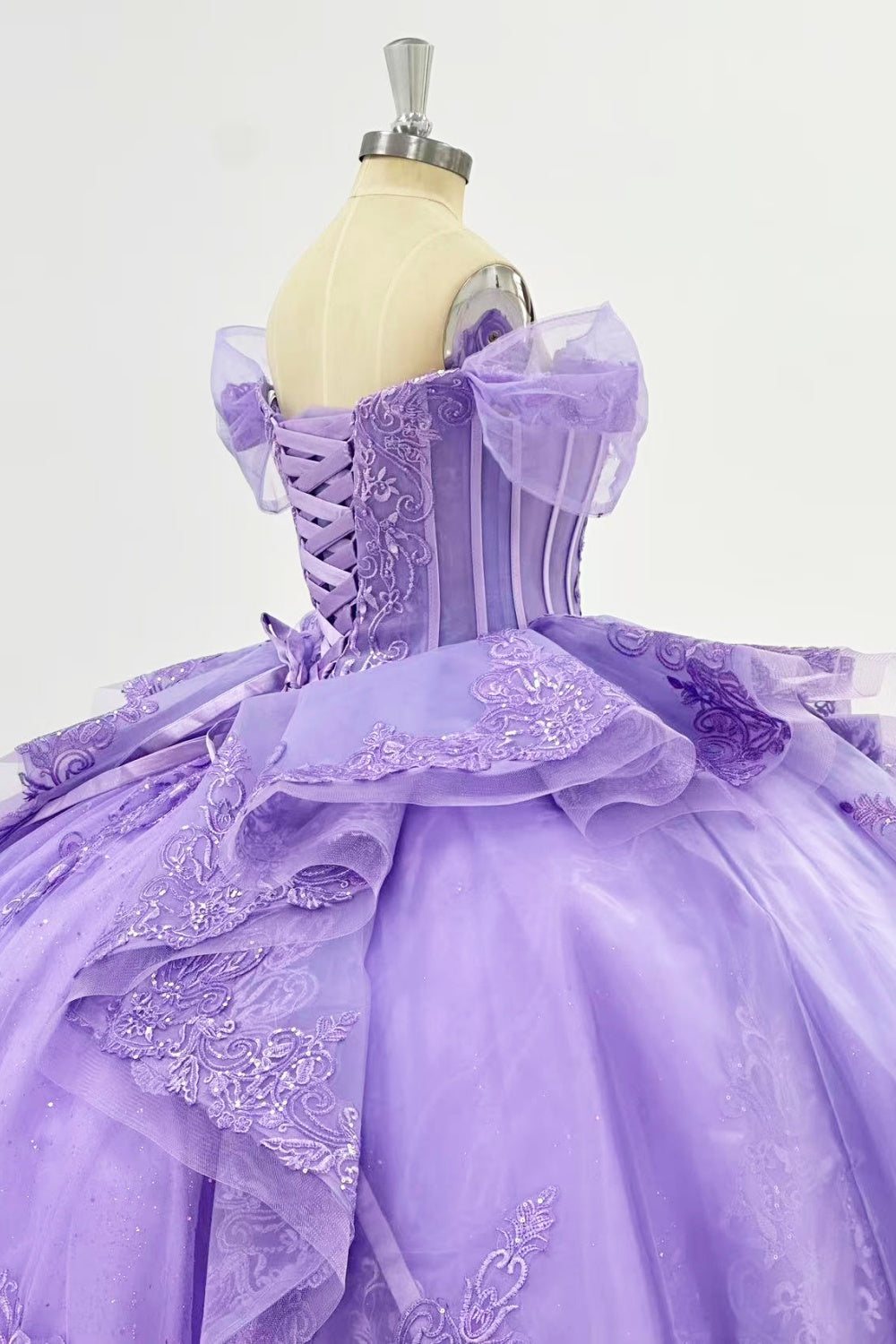 Off Shoulder Sleeveless Two Piece Beaded Sequins Appliques Ruffles Lilac Quinceañera Dress Y1017