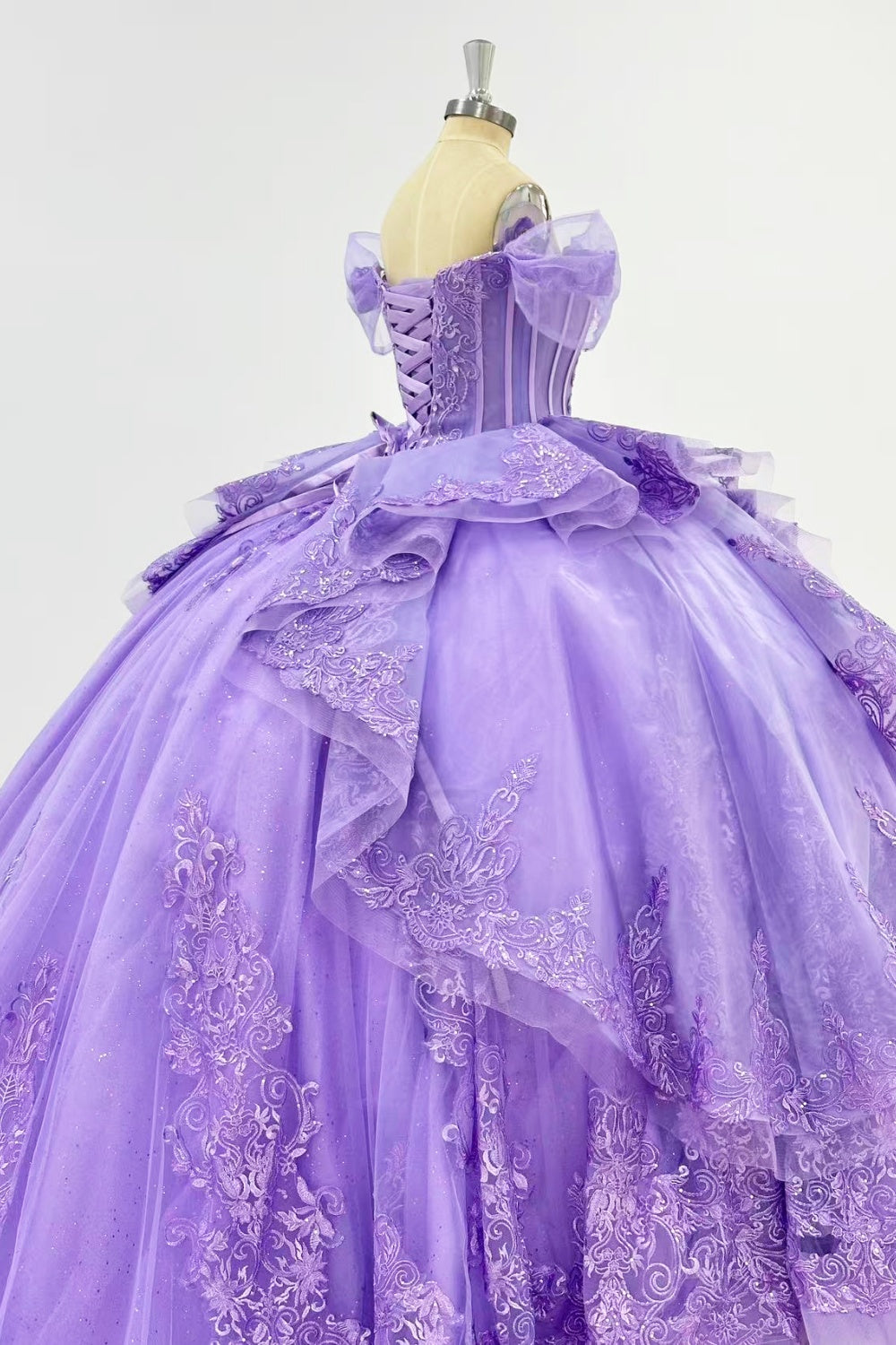 Off Shoulder Sleeveless Two Piece Beaded Sequins Appliques Ruffles Lilac Quinceañera Dress Y1017