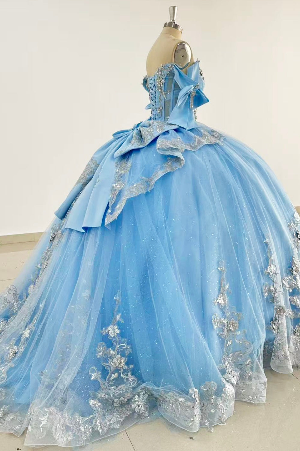 Off Shoulder Sleeveless Beaded Bow Knot Sliver Appliques Blue Quinceañera Dress Y1018