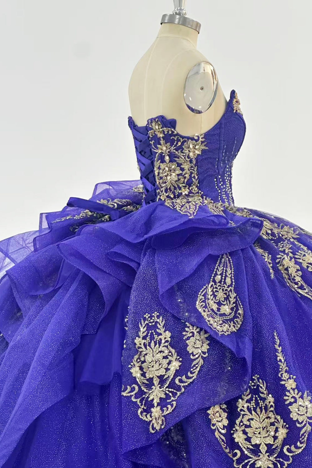 Sweetheart Sleeveless Gold Sequins Appliques Ruffles Tiered Dark Purple Quinceañera Dress Y1019