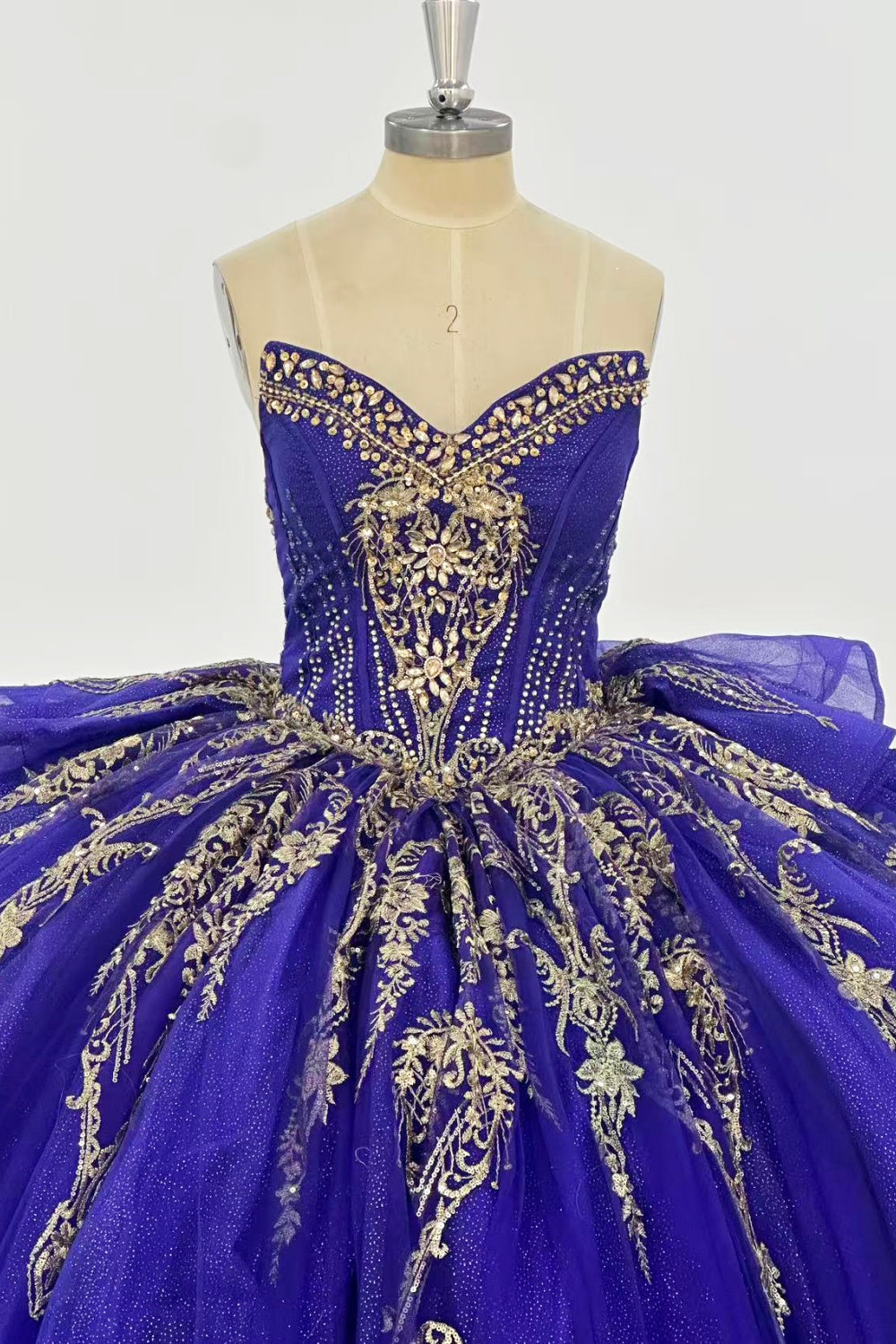Sweetheart Sleeveless Gold Sequins Appliques Ruffles Tiered Dark Purple Quinceañera Dress Y1019