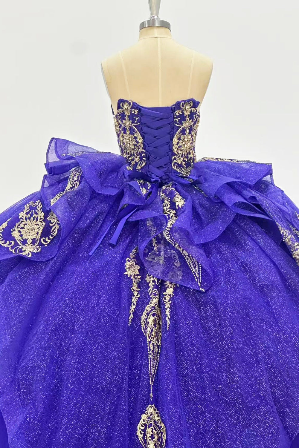 Sweetheart Sleeveless Gold Sequins Appliques Ruffles Tiered Dark Purple Quinceañera Dress Y1019