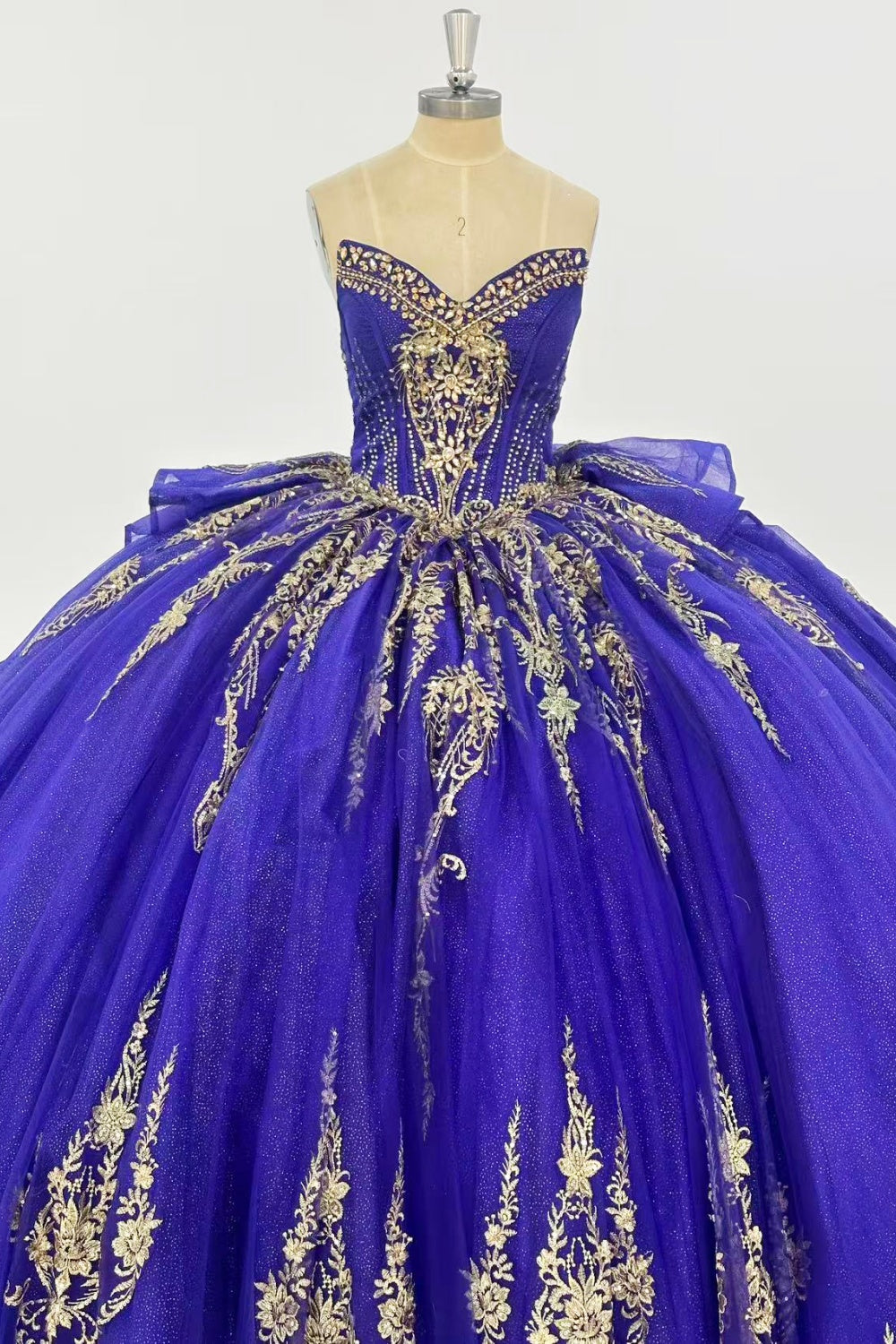 Sweetheart Sleeveless Gold Sequins Appliques Ruffles Tiered Dark Purple Quinceañera Dress Y1019