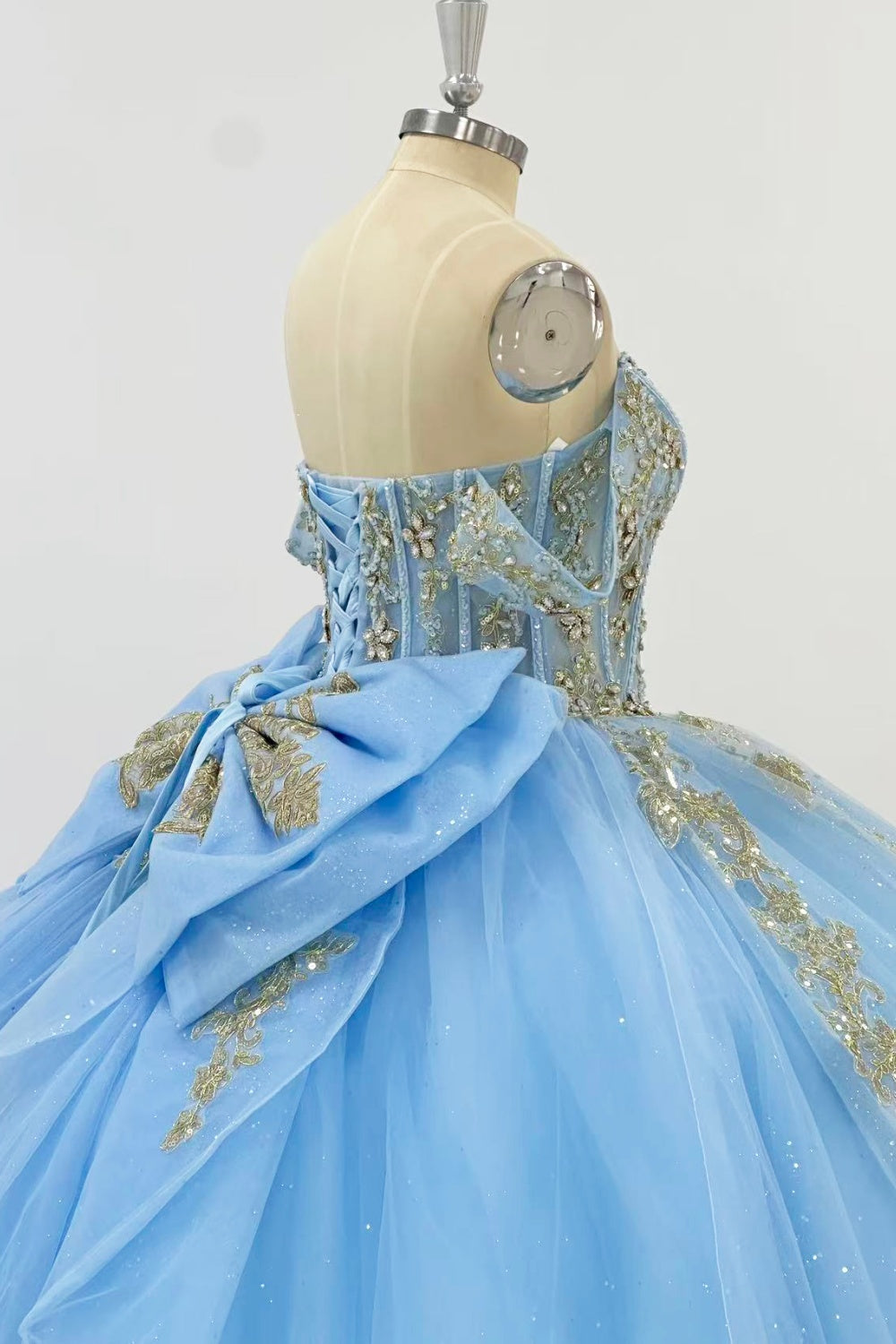 Off Shoulder Sleeveless Beaded Gold Sequins Appliques Ruffles Bow Knot Baby Blue Quinceañera Dress Y1020