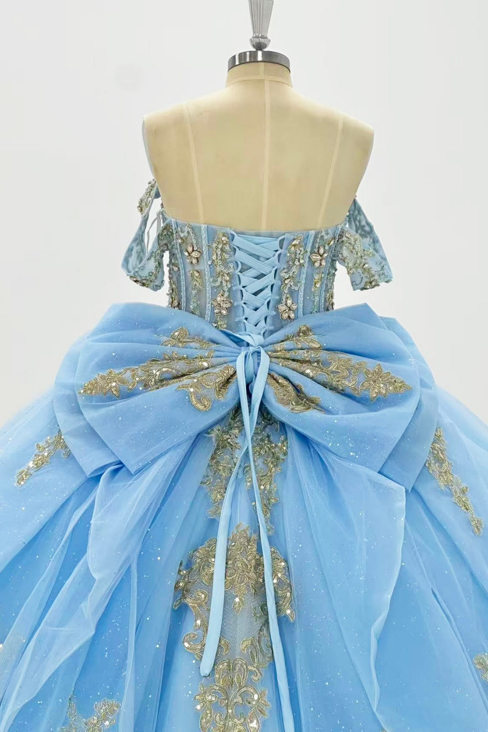 Off Shoulder Sleeveless Beaded Gold Sequins Appliques Ruffles Bow Knot Baby Blue Quinceañera Dress Y1020
