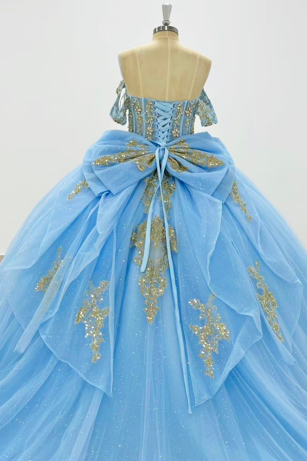 Off Shoulder Sleeveless Beaded Gold Sequins Appliques Ruffles Bow Knot Baby Blue Quinceañera Dress Y1020