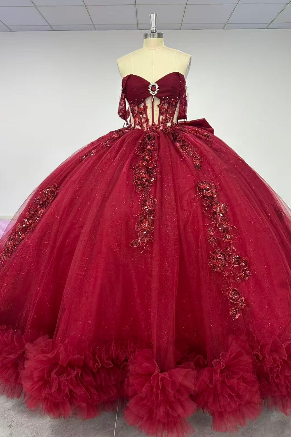 Off Shoulder Sleeveless Beaded Appliques Bow Knot Ruffles Tiered Quinceañera Dress Y1021
