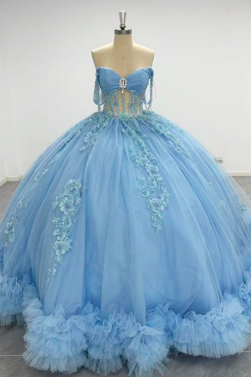 Off Shoulder Sleeveless Beaded Appliques Bow Knot Ruffles Tiered Quinceañera Dress Y1021