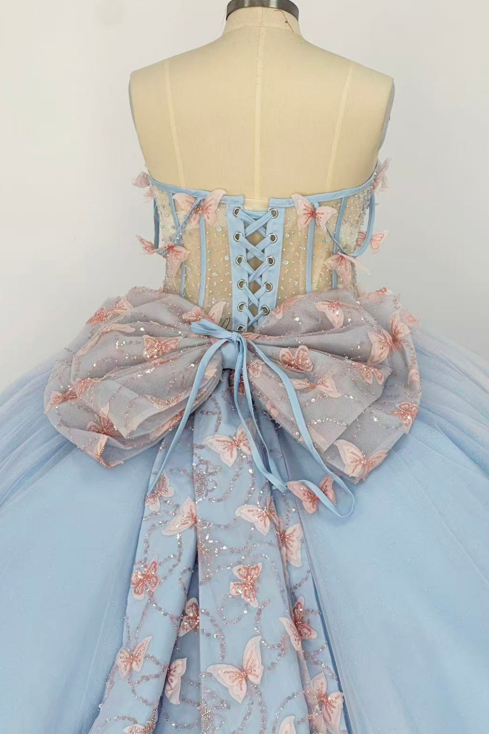 Off Shoulder Sleeveless Beaded 3D Butterfly Appliques Bow Knot Baby Blue Quinceañera Dress Y1023