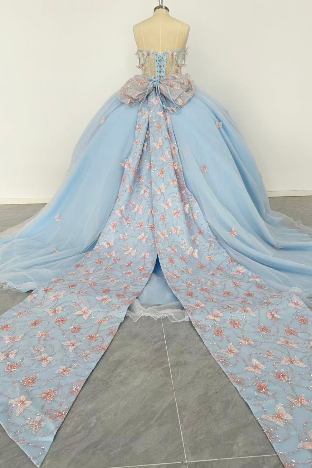 Off Shoulder Sleeveless Beaded 3D Butterfly Appliques Bow Knot Baby Blue Quinceañera Dress Y1023