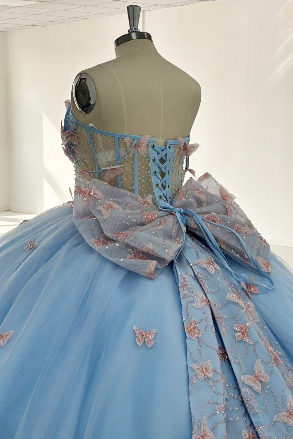 Off Shoulder Sleeveless Beaded 3D Butterfly Appliques Bow Knot Baby Blue Quinceañera Dress Y1023