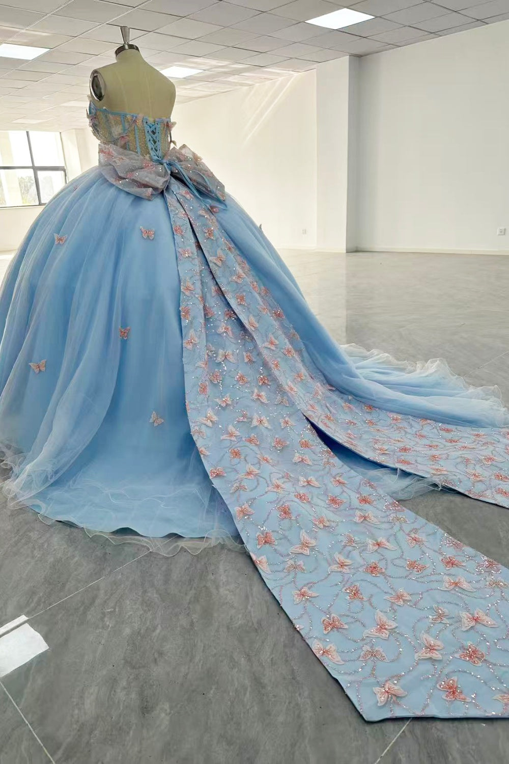 Off Shoulder Sleeveless Beaded 3D Butterfly Appliques Bow Knot Baby Blue Quinceañera Dress Y1023