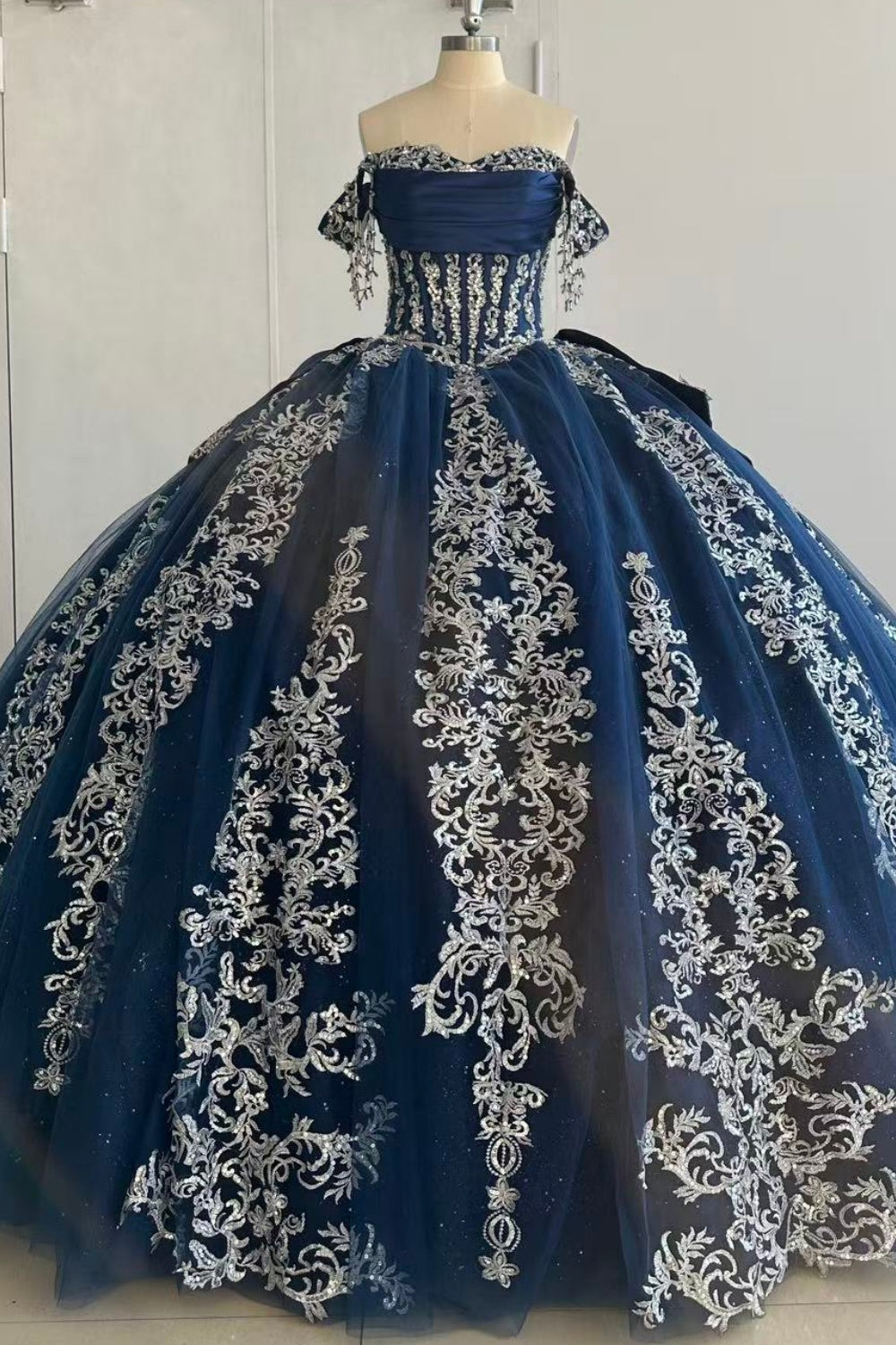 Off Shoulder Sleeveless Silver Sequins Appliques Navy Quinceañera Dress Y1025