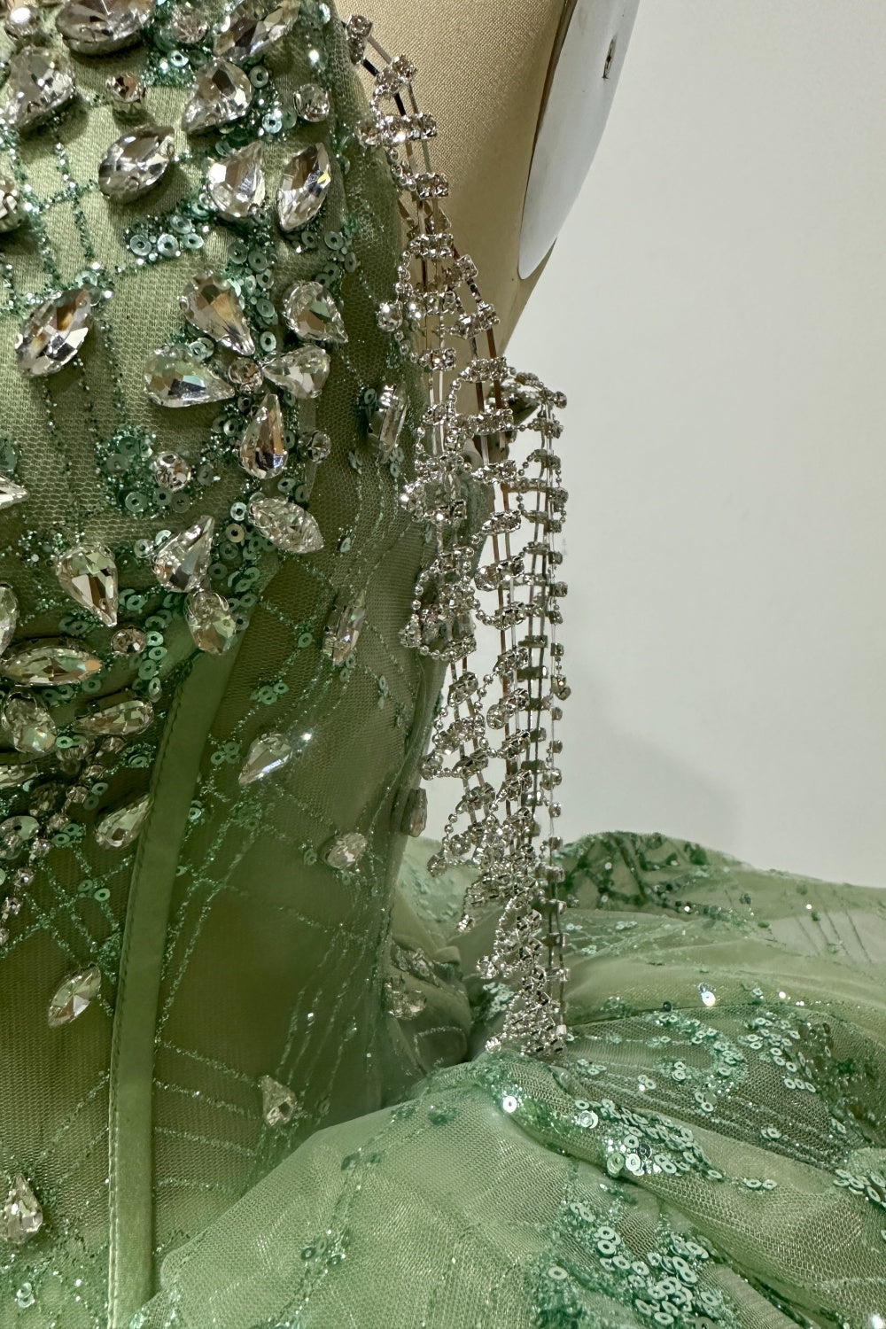 Off Shoulder Sleeveless Beaded Crystal Sage Green Glitter Quinceañera Dress Y1029