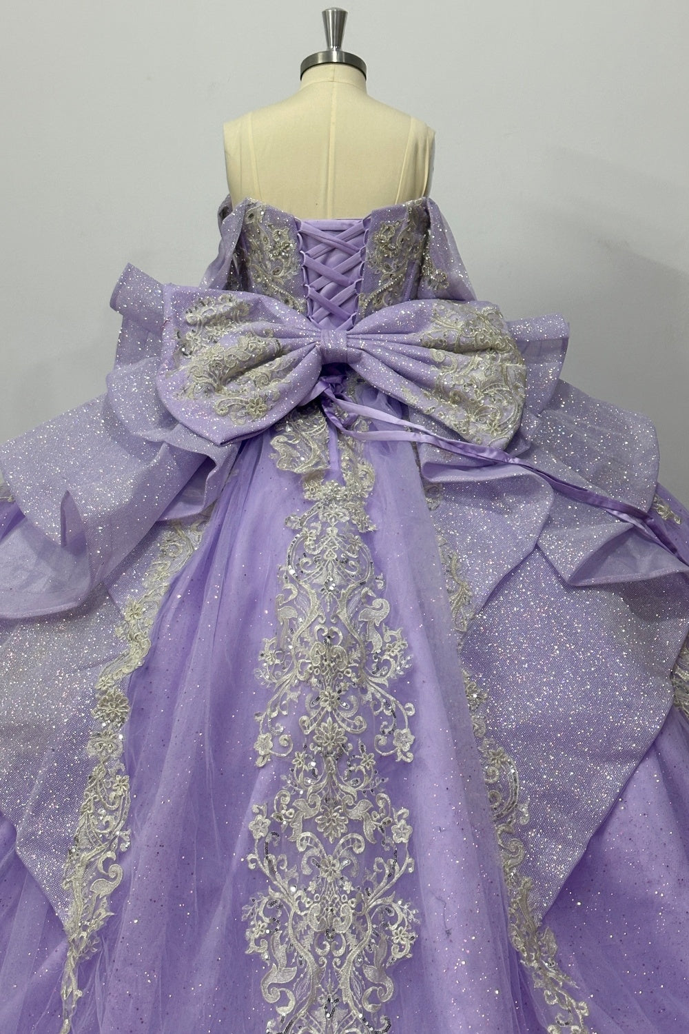 Off Shoulder Sleeveless Beaded Silver Appliques Ruffles Bow Knot Lilac Quinceañera Dress Y1034
