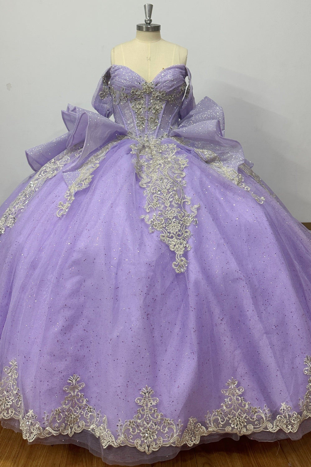 Off Shoulder Sleeveless Beaded Silver Appliques Ruffles Bow Knot Lilac Quinceañera Dress Y1034