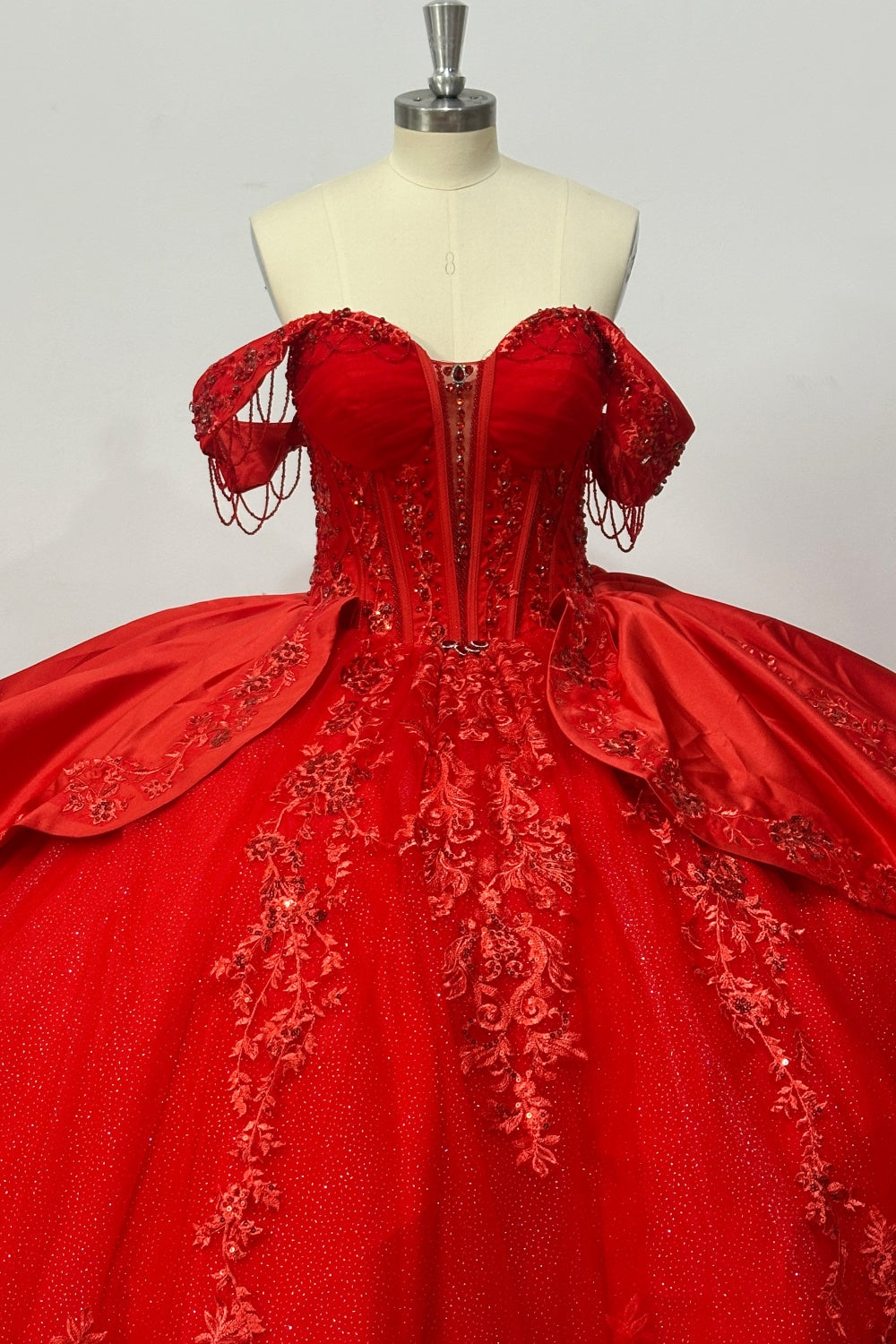 Vestido de Quinceañera Azul Marino con Lentejuelas, Apliques de Cuentas, Brillos y Escote Bardot YQ1055