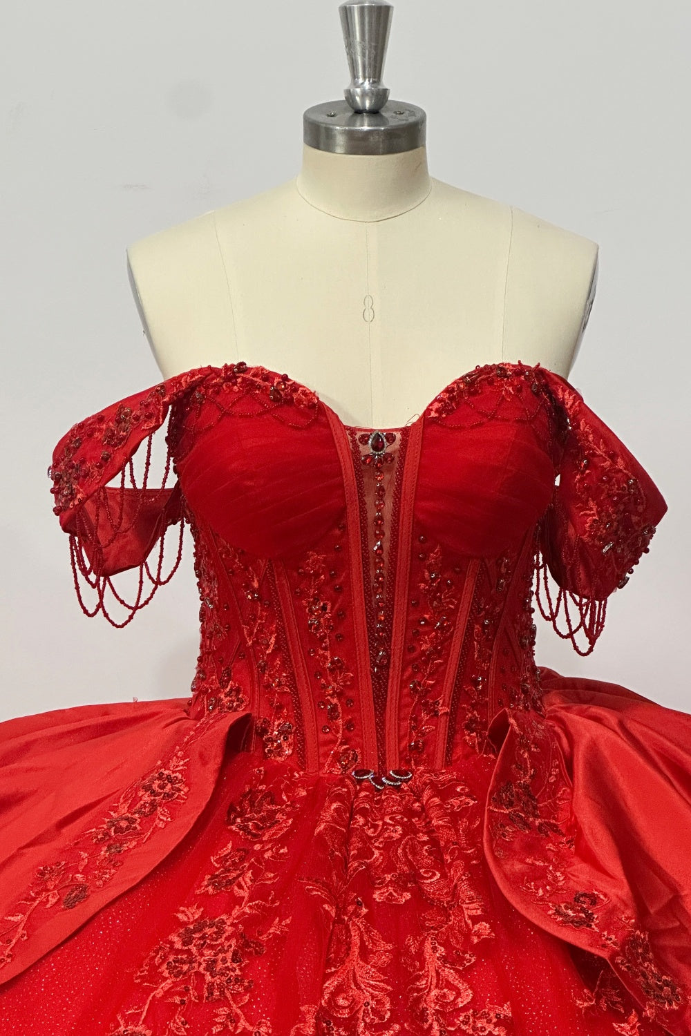Vestido de Quinceañera Azul Marino con Lentejuelas, Apliques de Cuentas, Brillos y Escote Bardot YQ1055