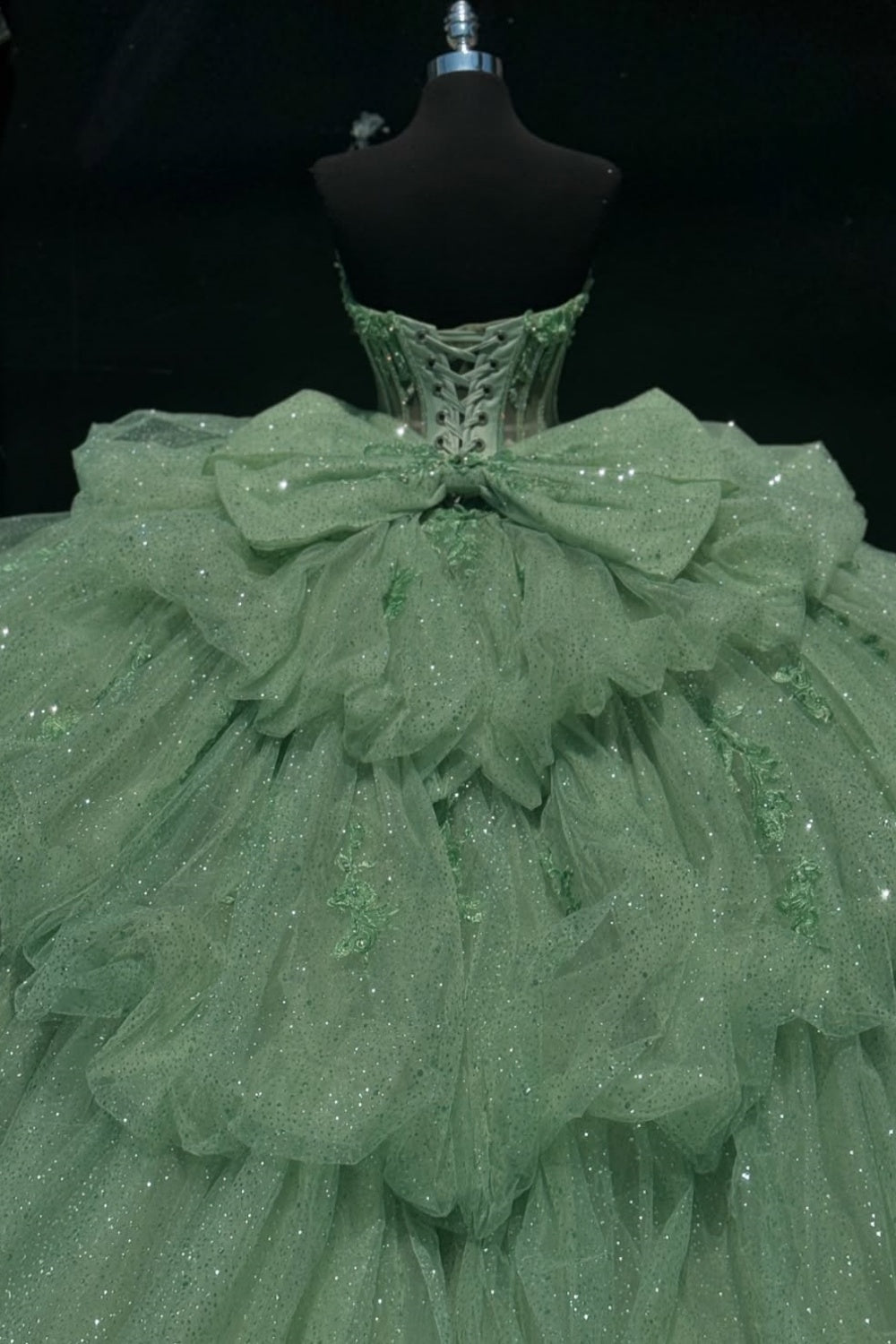 Sweetheart Sleeveless Beaded Appliques Ruched Bow Knot Mint Green Quinceanera Dress YQ1001
