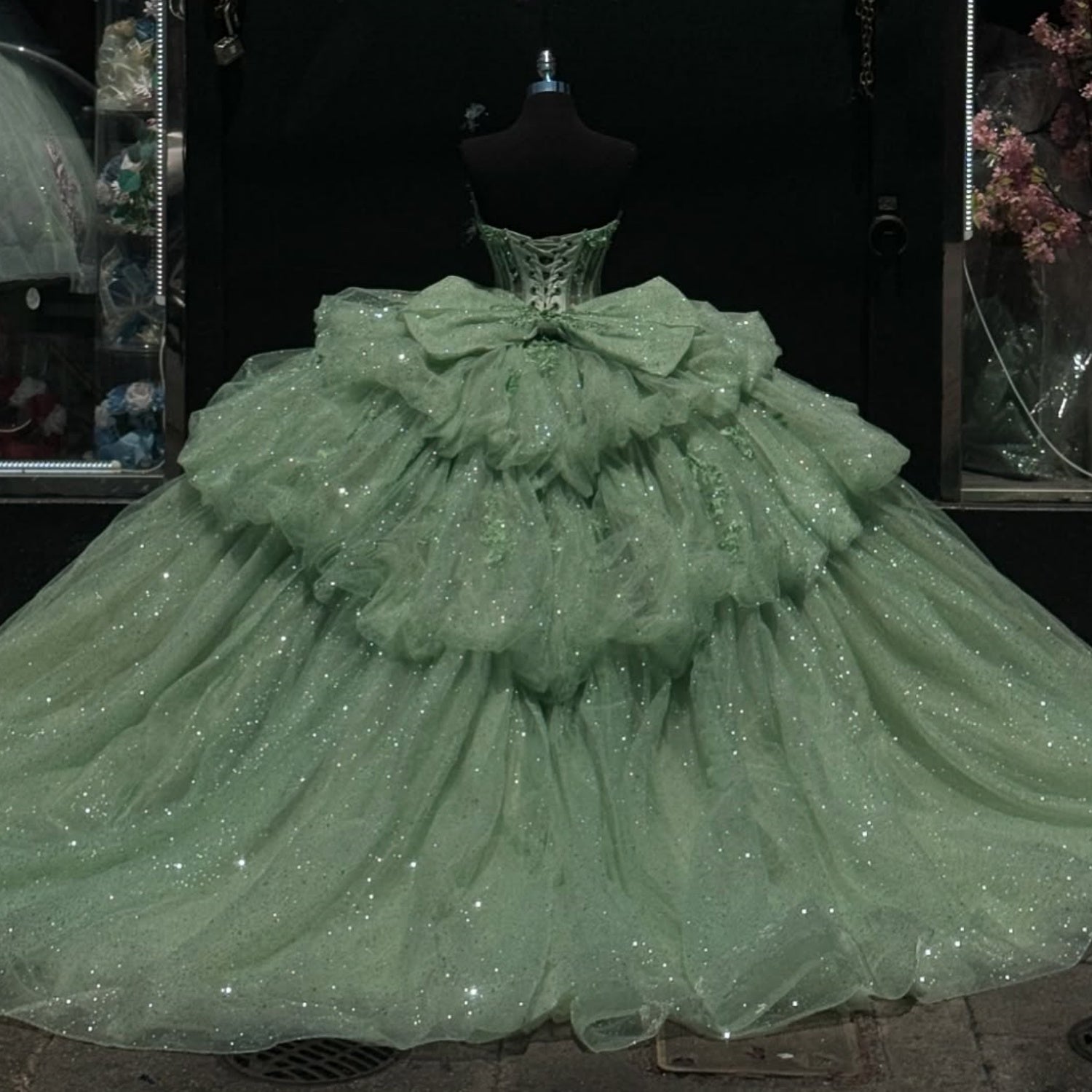 Sweetheart Sleeveless Beaded Appliques Ruched Bow Knot Mint Green Quinceanera Dress YQ1001