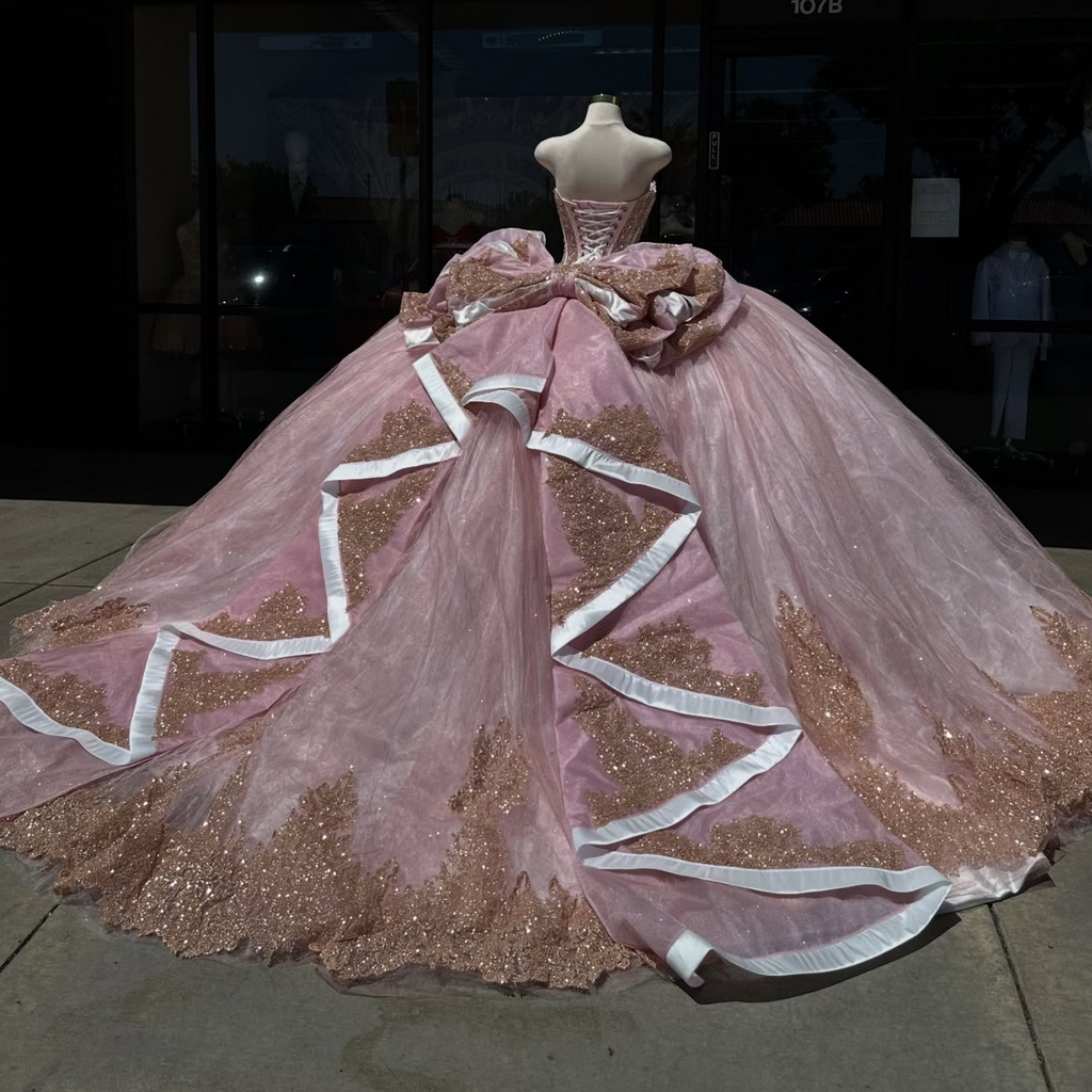 Sweetheart Sleeveless Beaded Gold Appliques Bow Knot Pink Quinceañera Dress YQ1006