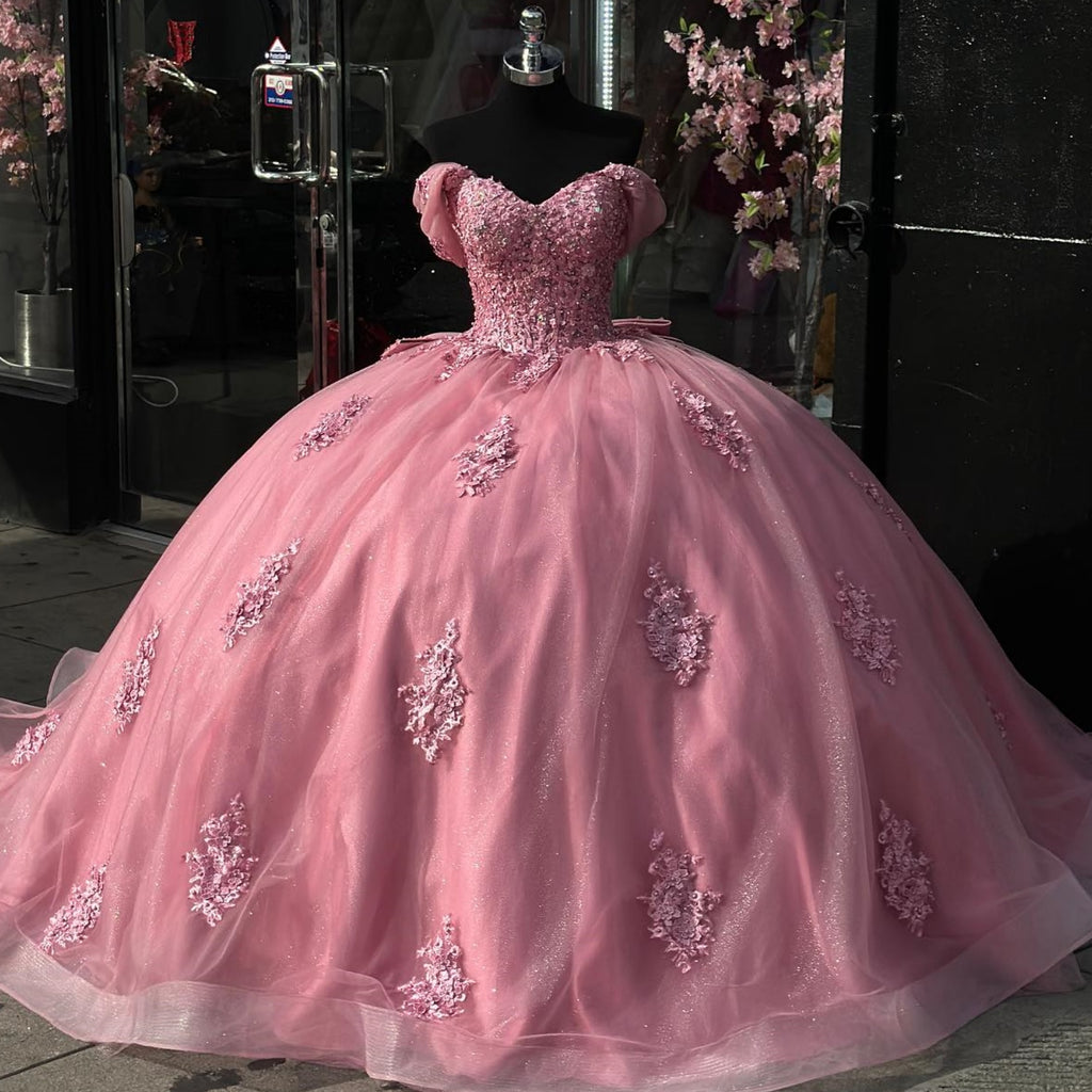 Vestido de Quinceañera Rosa con Hombros Descubiertos, Sin Mangas, con Apliques y Lazo YQ1009