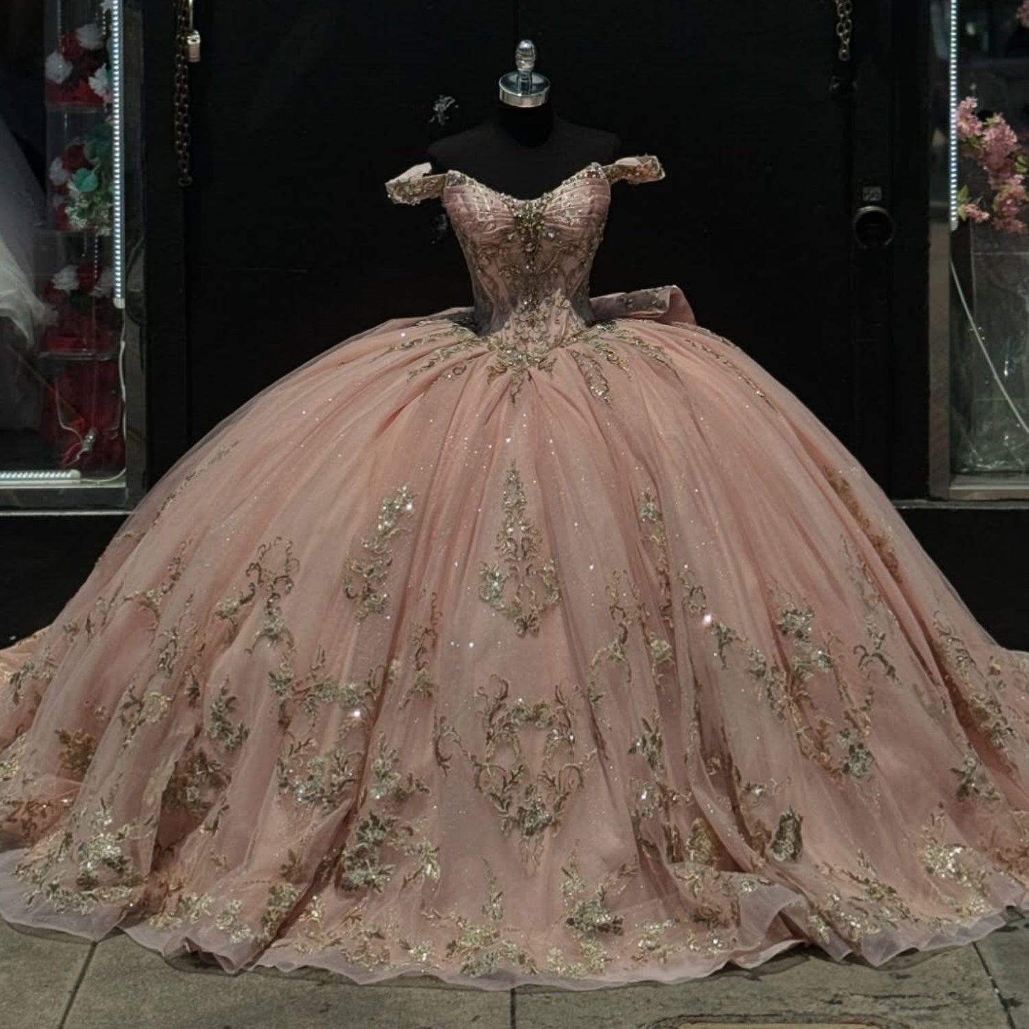 Off Shoulder Sleeveless Beaded Gold Appliques Bow Knot Pink Quinceañera Dress YQ1010