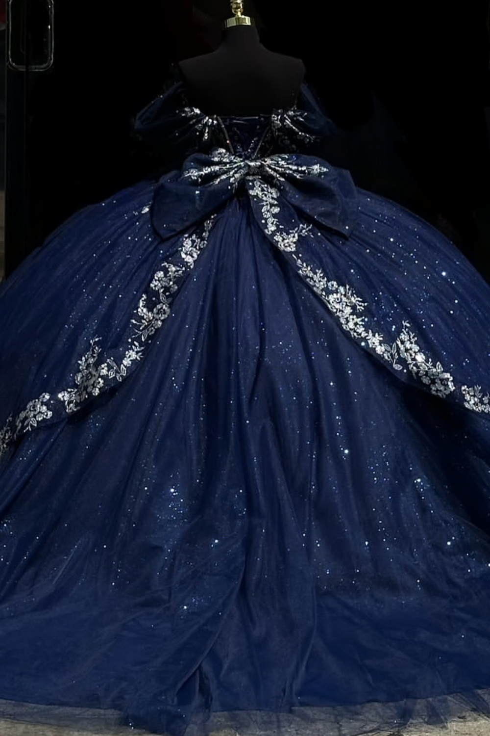 Vestido de Quinceañera Azul Marino Oscuro sin Hombros sin Mangas con Apliques Plateados de Cuentas YQ1014