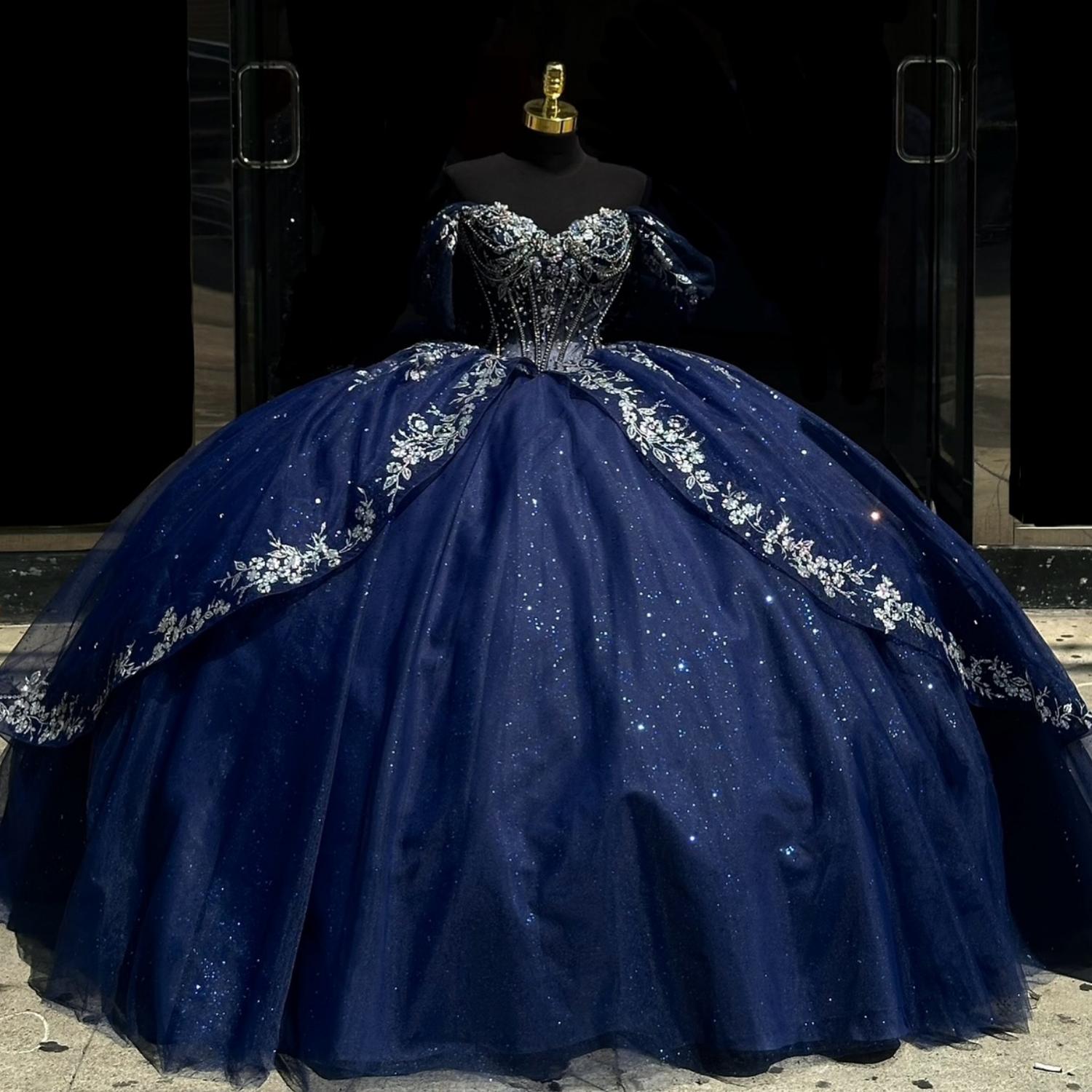 Vestido de Quinceañera Azul Marino Oscuro sin Hombros sin Mangas con Apliques Plateados de Cuentas YQ1014