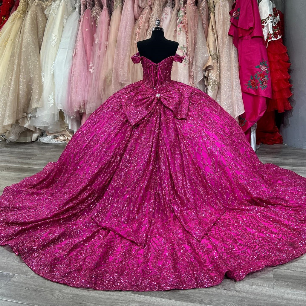 Vestido de Quinceañera con Hombros Descubiertos, sin Mangas, con Cuentas de Cristal, Fucsia Brillante y Nudo de Lazo YQ1017