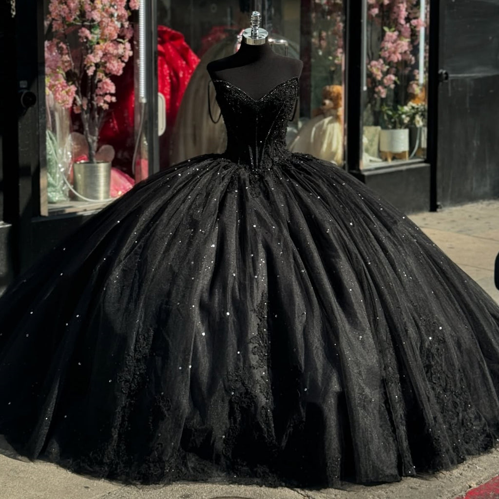 Vestido de Quinceañera Negro con Nudo de Lazo, Apliques de Encaje y Cuentas sin Mangas con Escote Corazón YQ1021