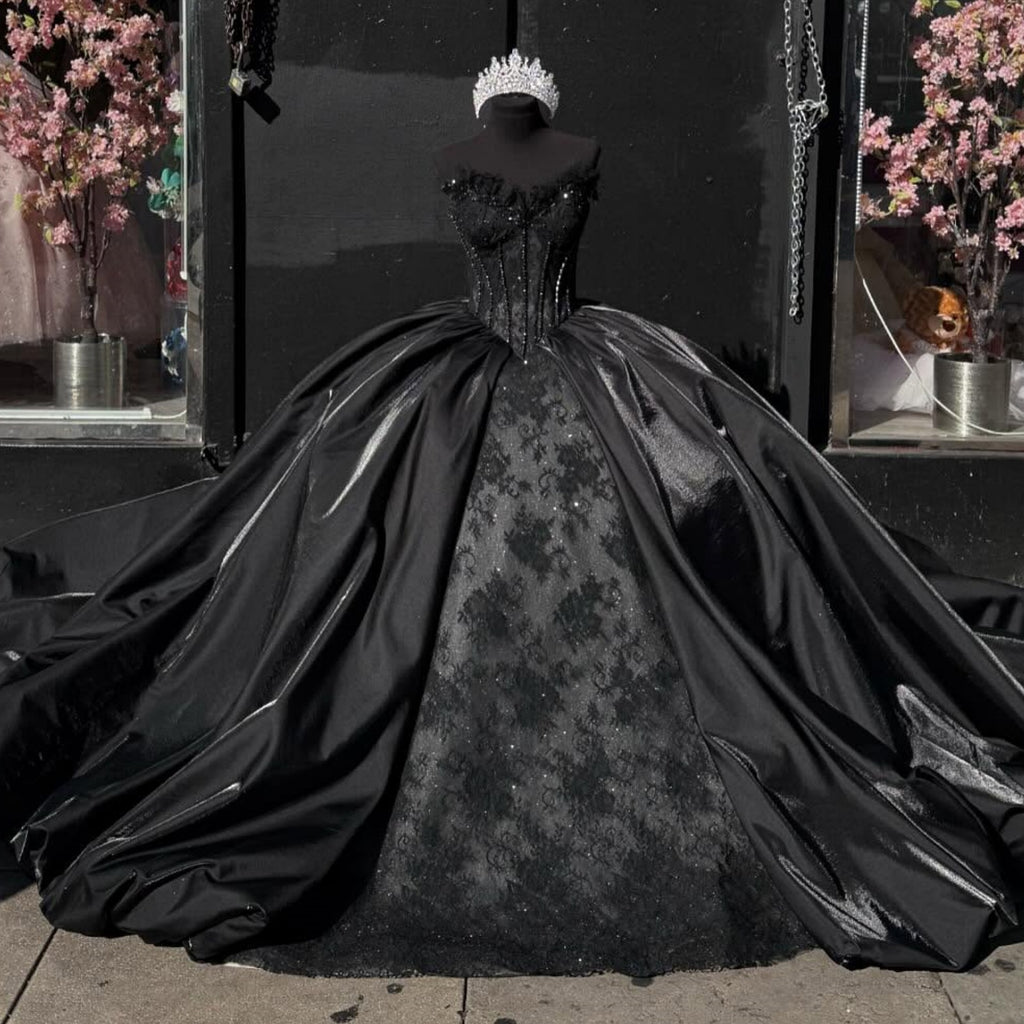 Sweetheart Detachable Sleeves Beaded Lace Appliques Black Quinceañera Dress YQ1023