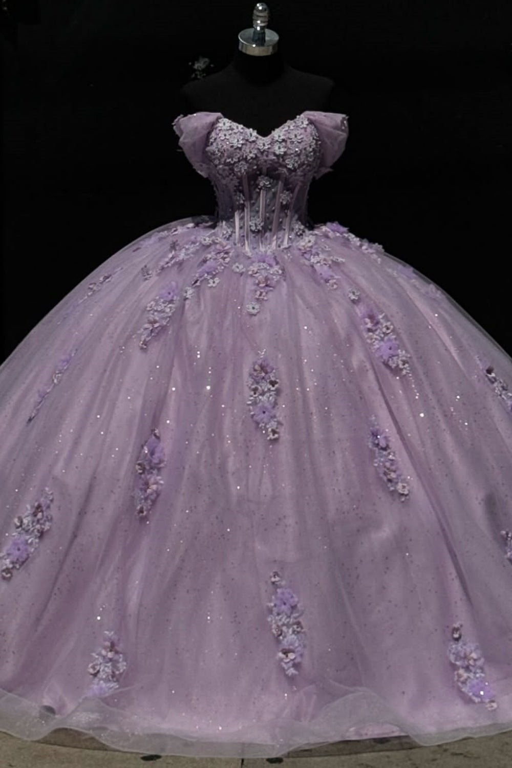 Vestidos de Quinceañera Lila sin Hombros sin Mangas con Pliegues y Aplicaciones de Flores 3D YQ1024