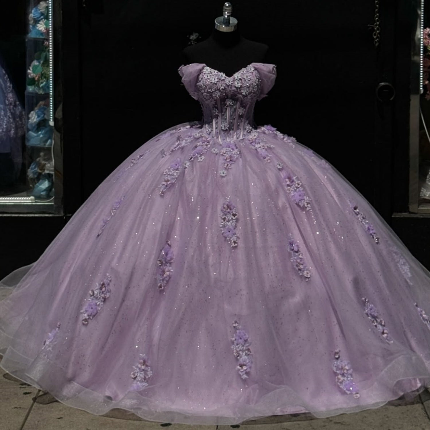 Vestidos de Quinceañera Lila sin Hombros sin Mangas con Pliegues y Aplicaciones de Flores 3D YQ1024
