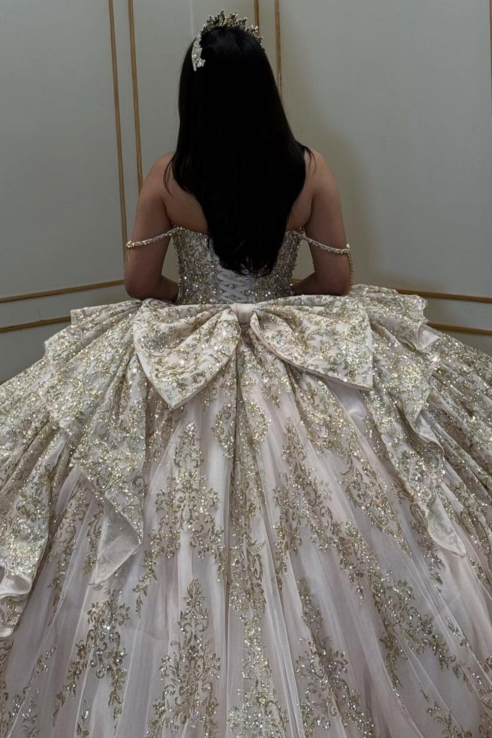 Off Shoulder Sleeveless Beaded Ruffles Gold Glitter Bow Knot Quinceañera Dress YQ1030