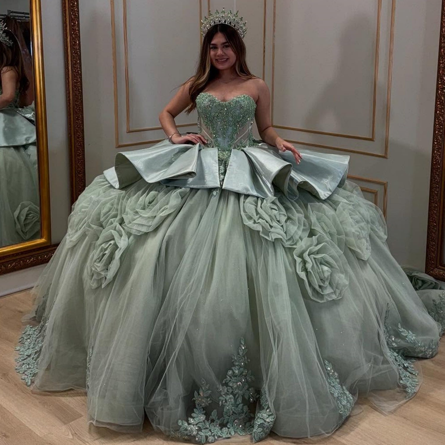 Vestido de Quinceañera verde con aplicaciones de cuentas y flores 3D sin mangas de Sweetheart YQ1040