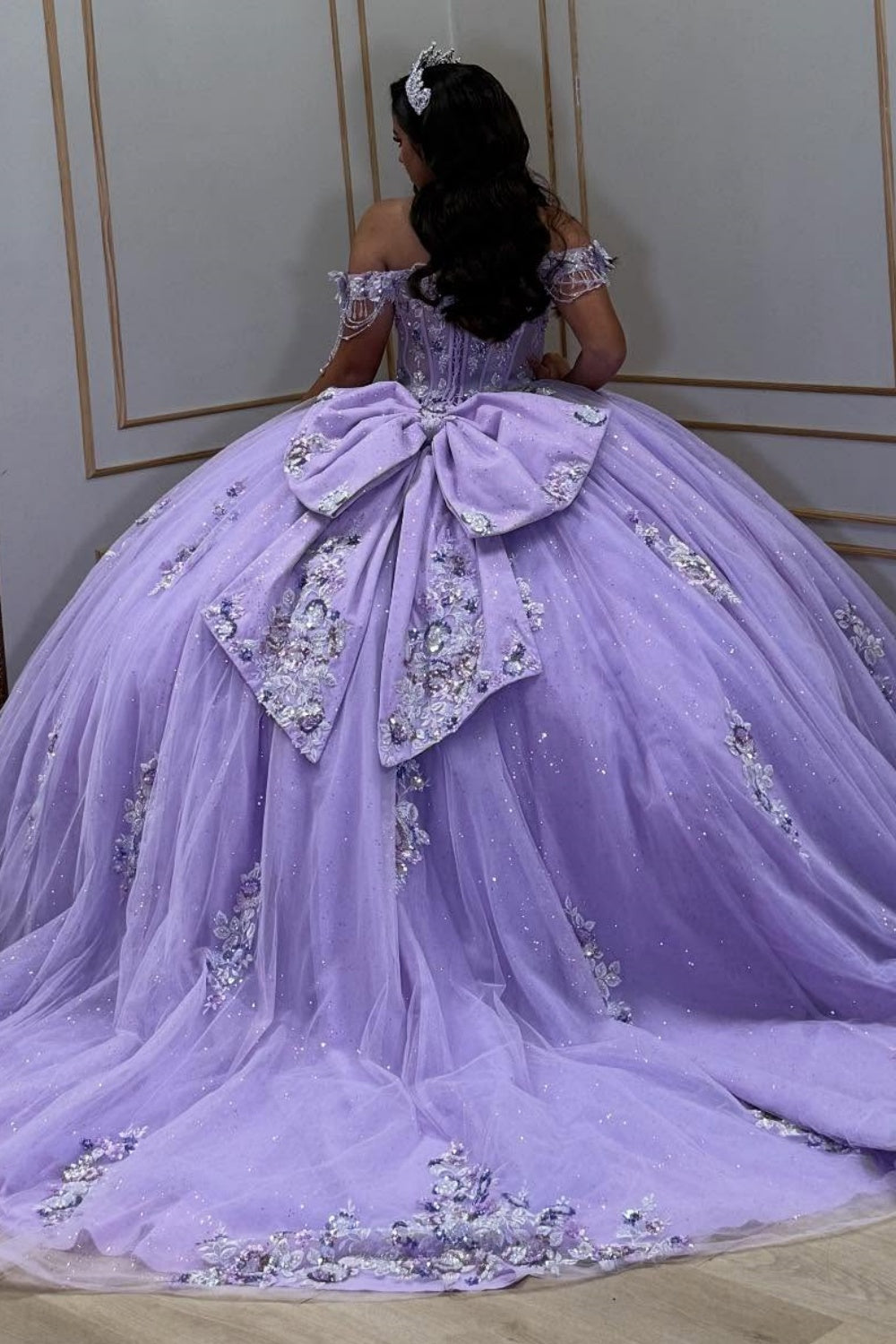 Vestido de quinceañera YQ1046 sin hombros, sin mangas, con lentejuelas, cuentas y lazo