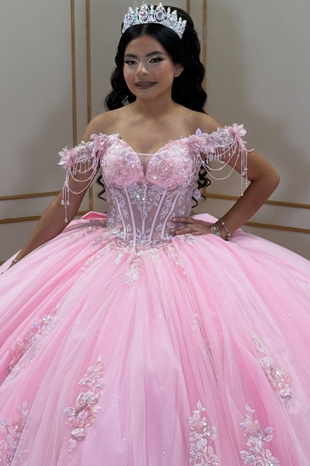 Vestido de quinceañera YQ1046 sin hombros, sin mangas, con lentejuelas, cuentas y lazo
