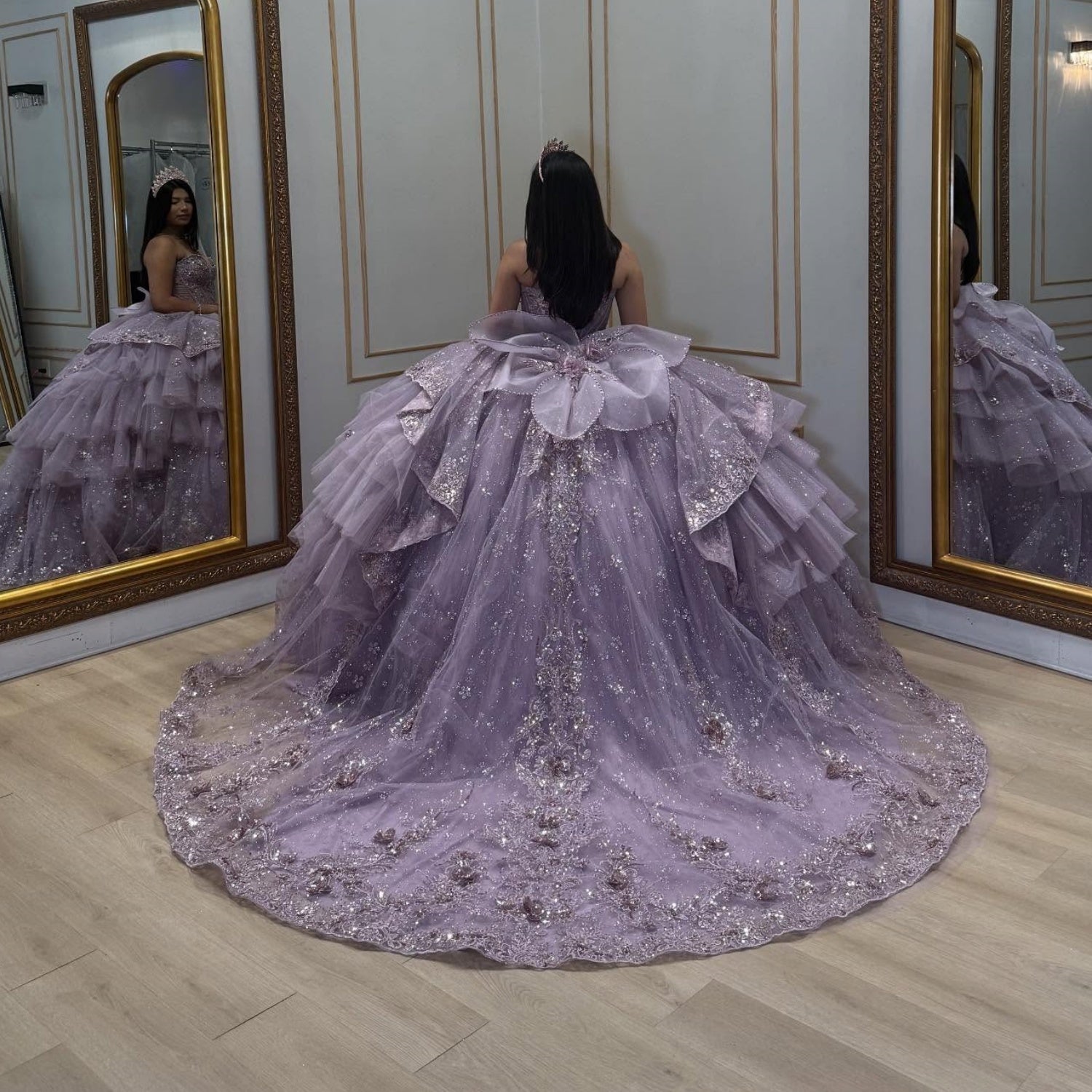 Sweetheart Sleeveless Sequins Appliques Tiered Flowers Lilac Quinceañera Dress YQ1048