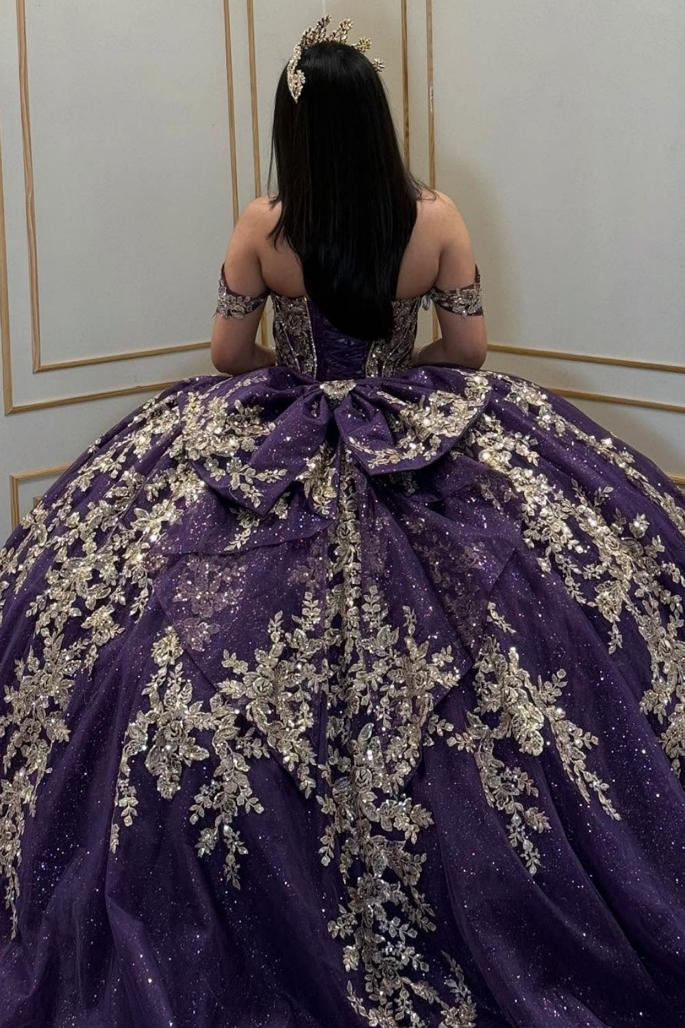 Off Shoulder Sleeveless Gold Seuqins Appliques Bow Knot Purple Quinceañera Dress YQ1050
