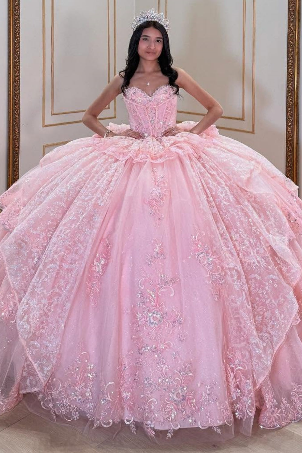 Sweetheart Sleeveless Beaded Appliques Lace Appliques Tiered Quinceañera Dress YQ1051