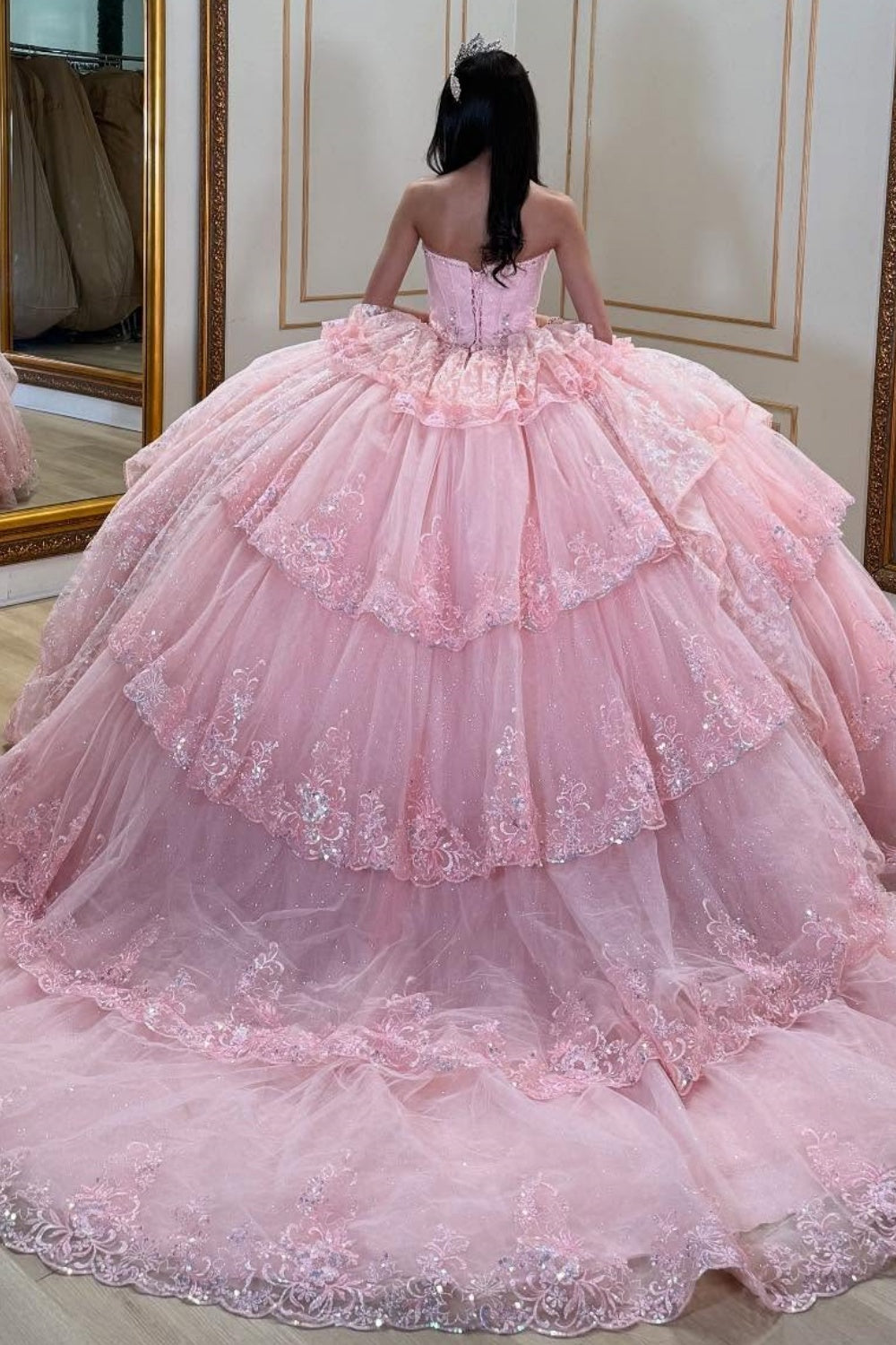 Sweetheart Sleeveless Beaded Appliques Lace Appliques Tiered Quinceañera Dress YQ1051