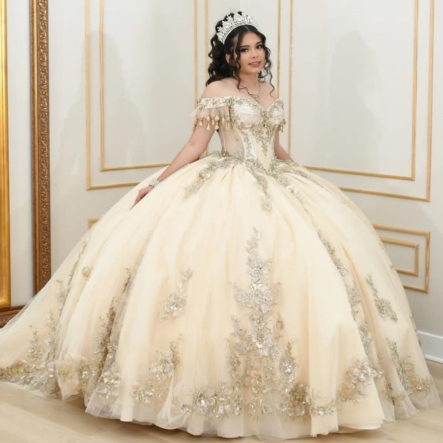 Off Shoulder Sleeveless Beaded Sequins 3D Flower Appliques Quinceañera Dress YQ1053