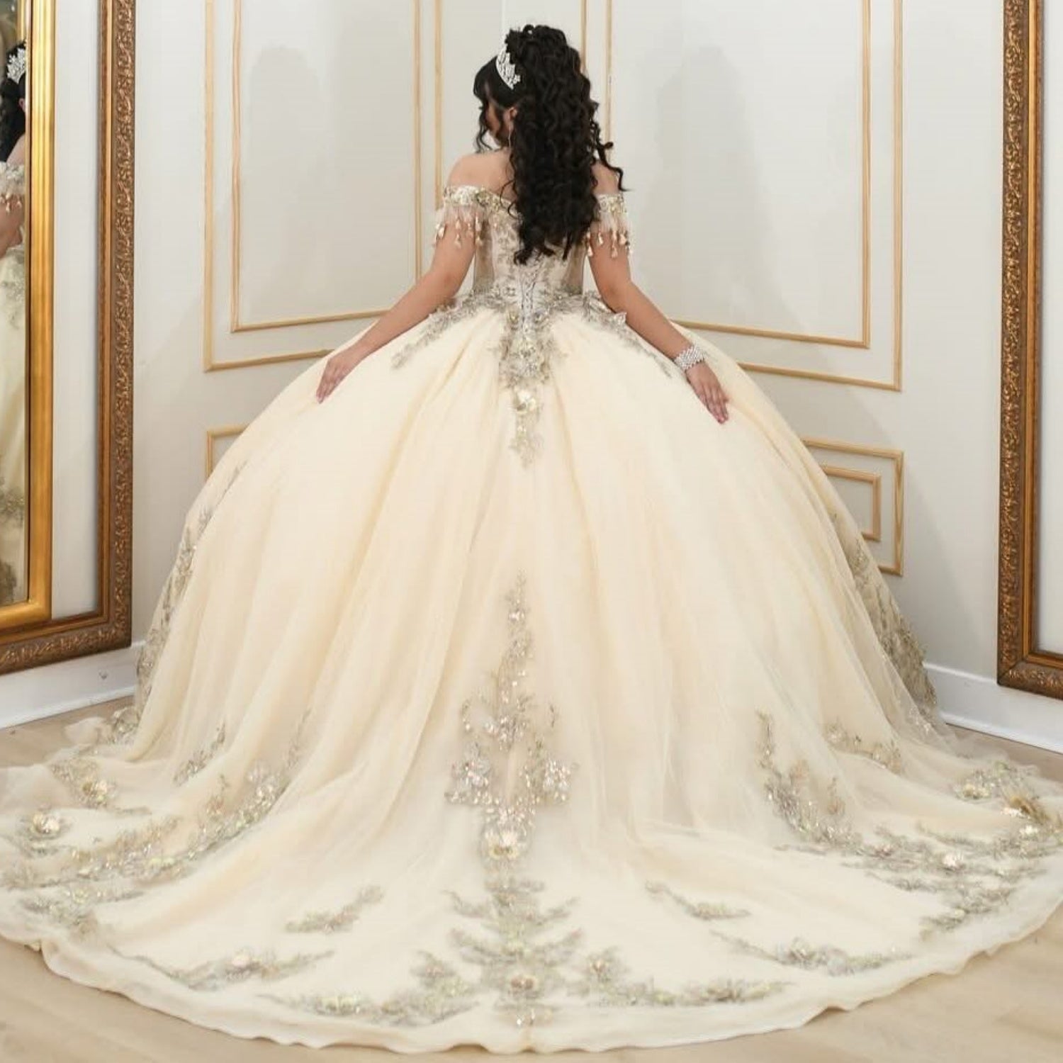Off Shoulder Sleeveless Beaded Sequins 3D Flower Appliques Quinceañera Dress YQ1053